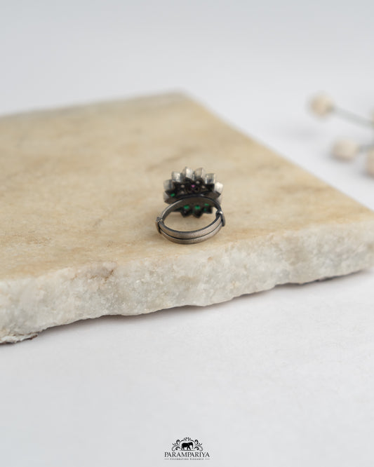 Ishva Finger Ring
