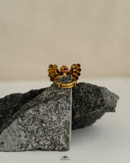 Nesan Finger Ring