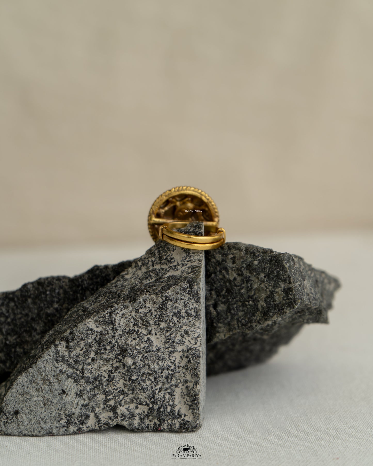 Nalin Finger Ring