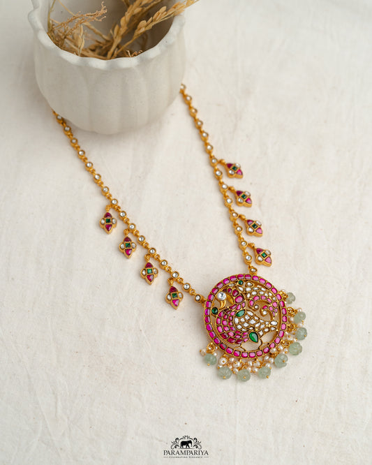 Idhazhya Necklace