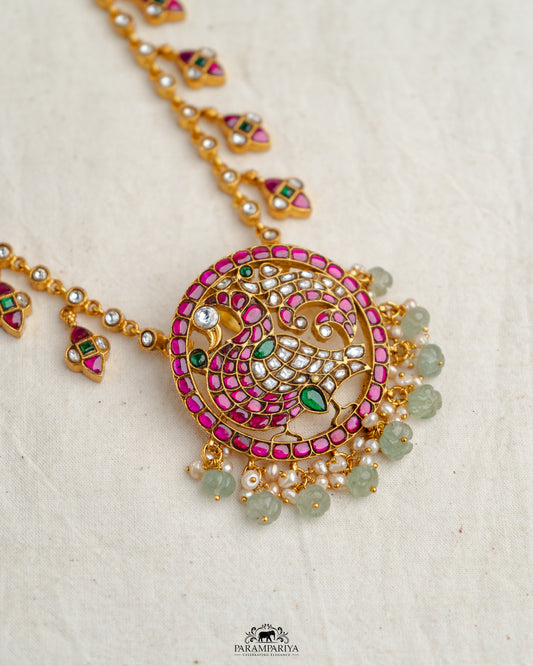 Idhazhya Necklace