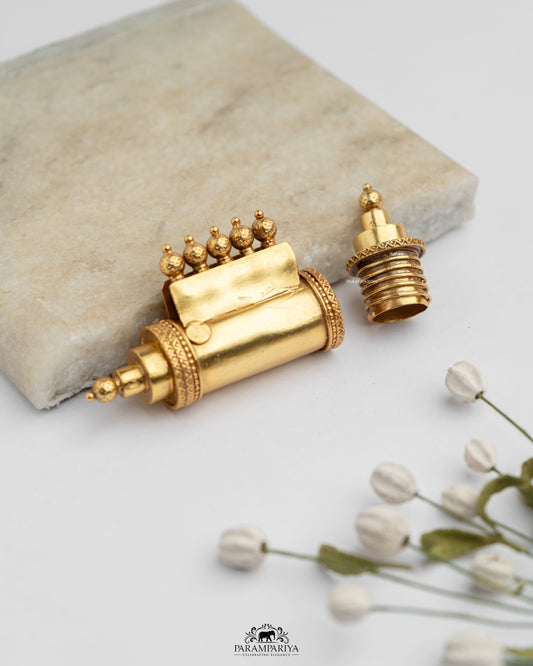 Ayushna Pendant