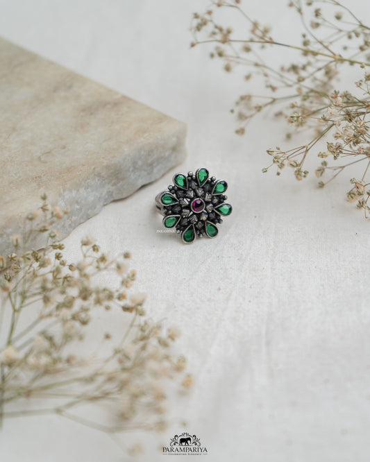 Kylaq Finger Ring
