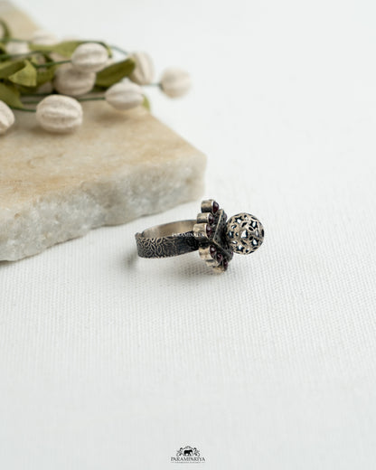 Tarika Finger Ring