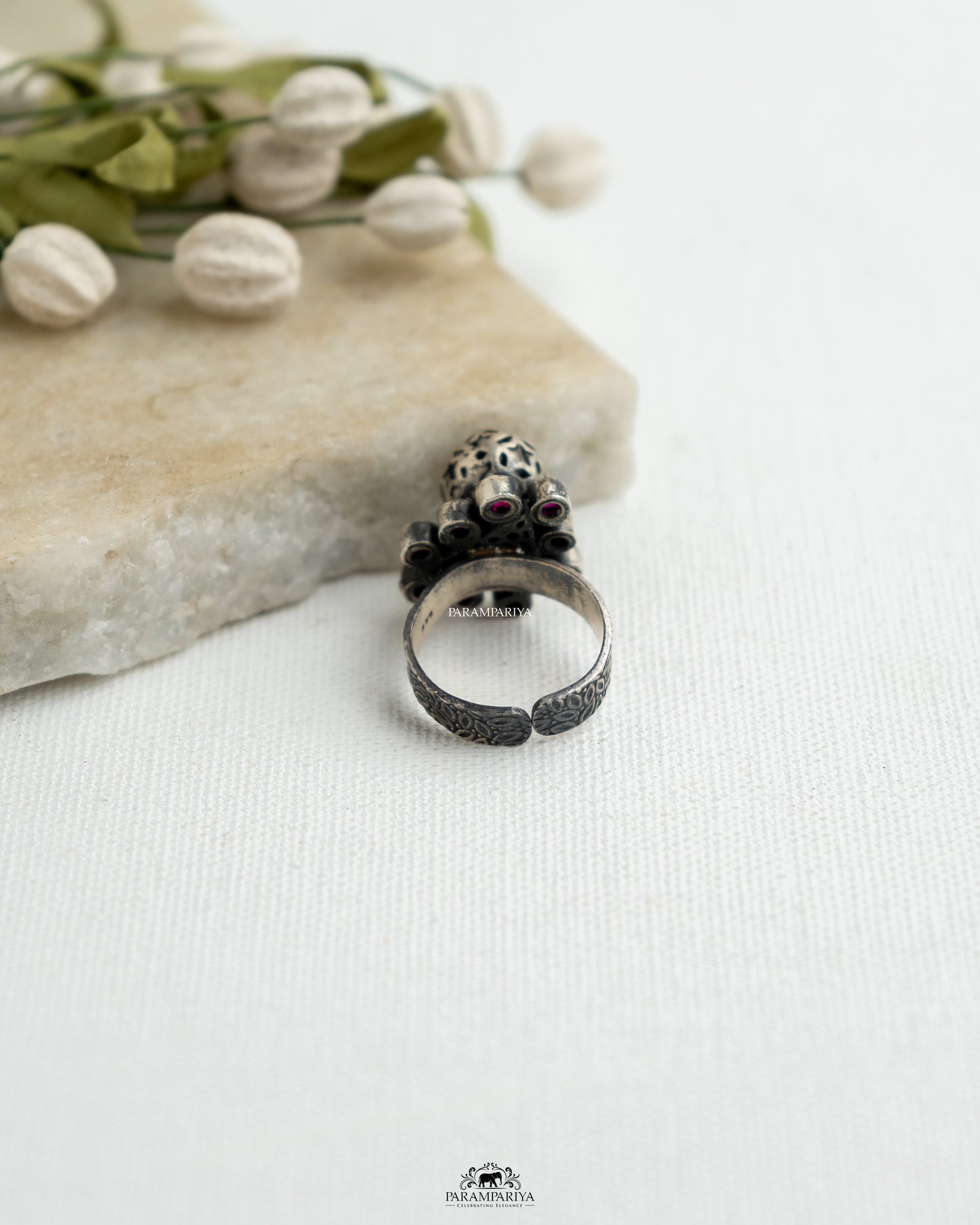 Tarika Finger Ring