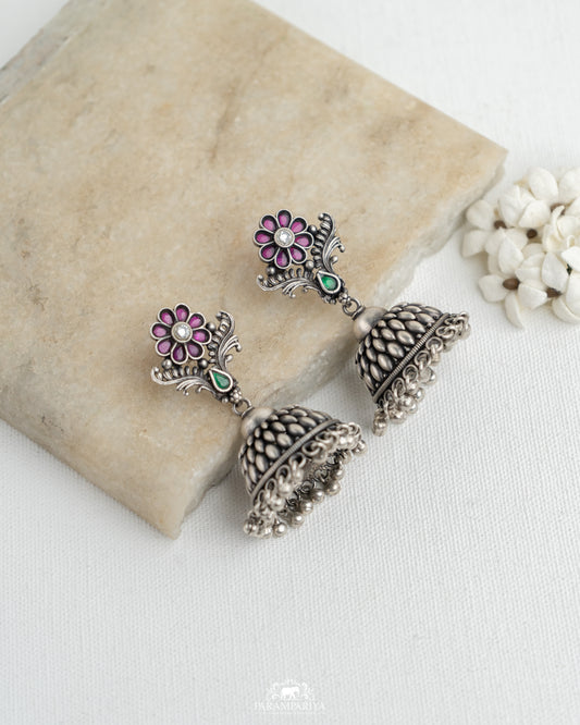 Treasure Trove!!

92.5 pure silver oxidised jhumkas for a bold statement look.