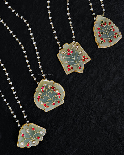 Kundan inlay pearl necklace