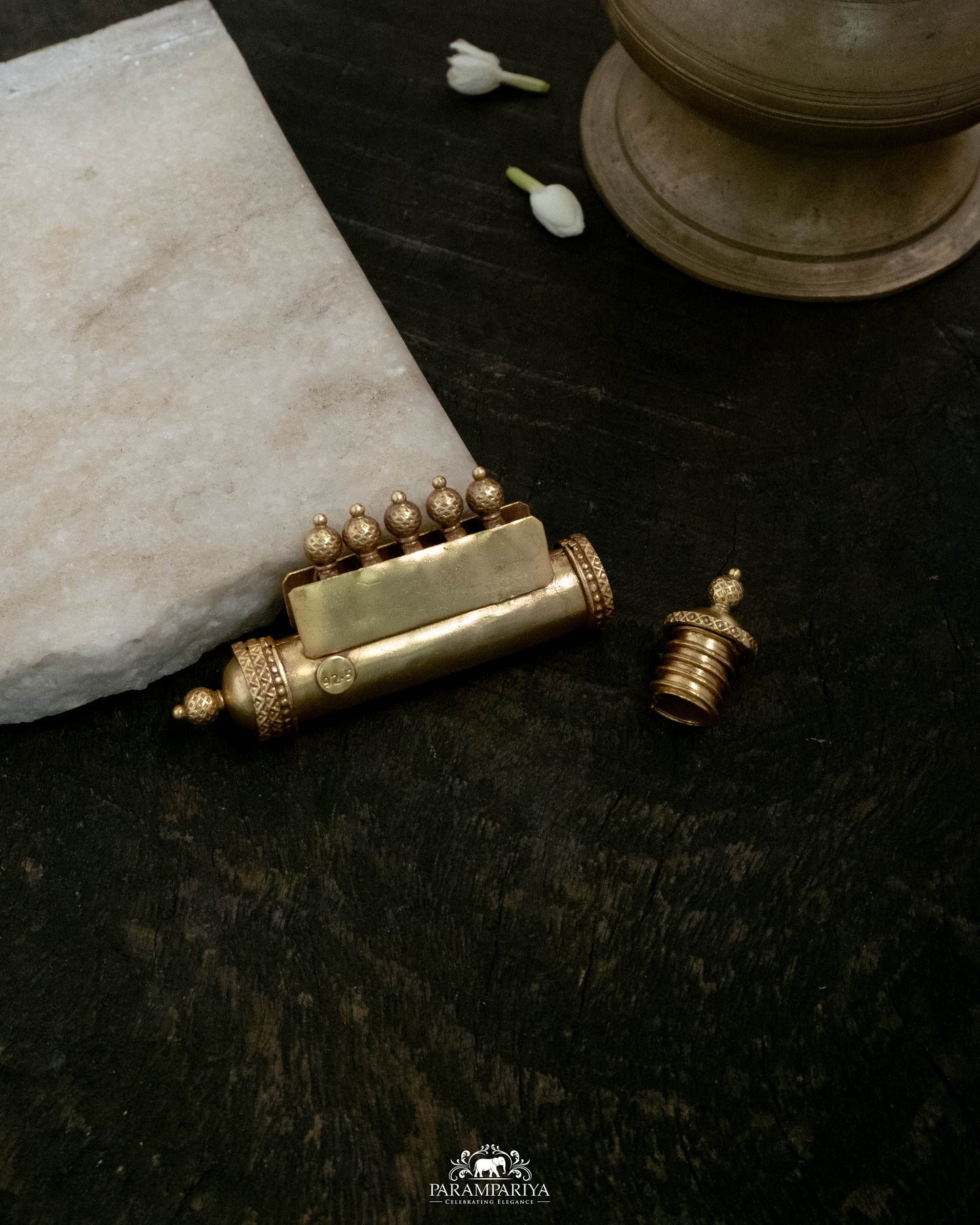 Aathirai Pendant (Openable)