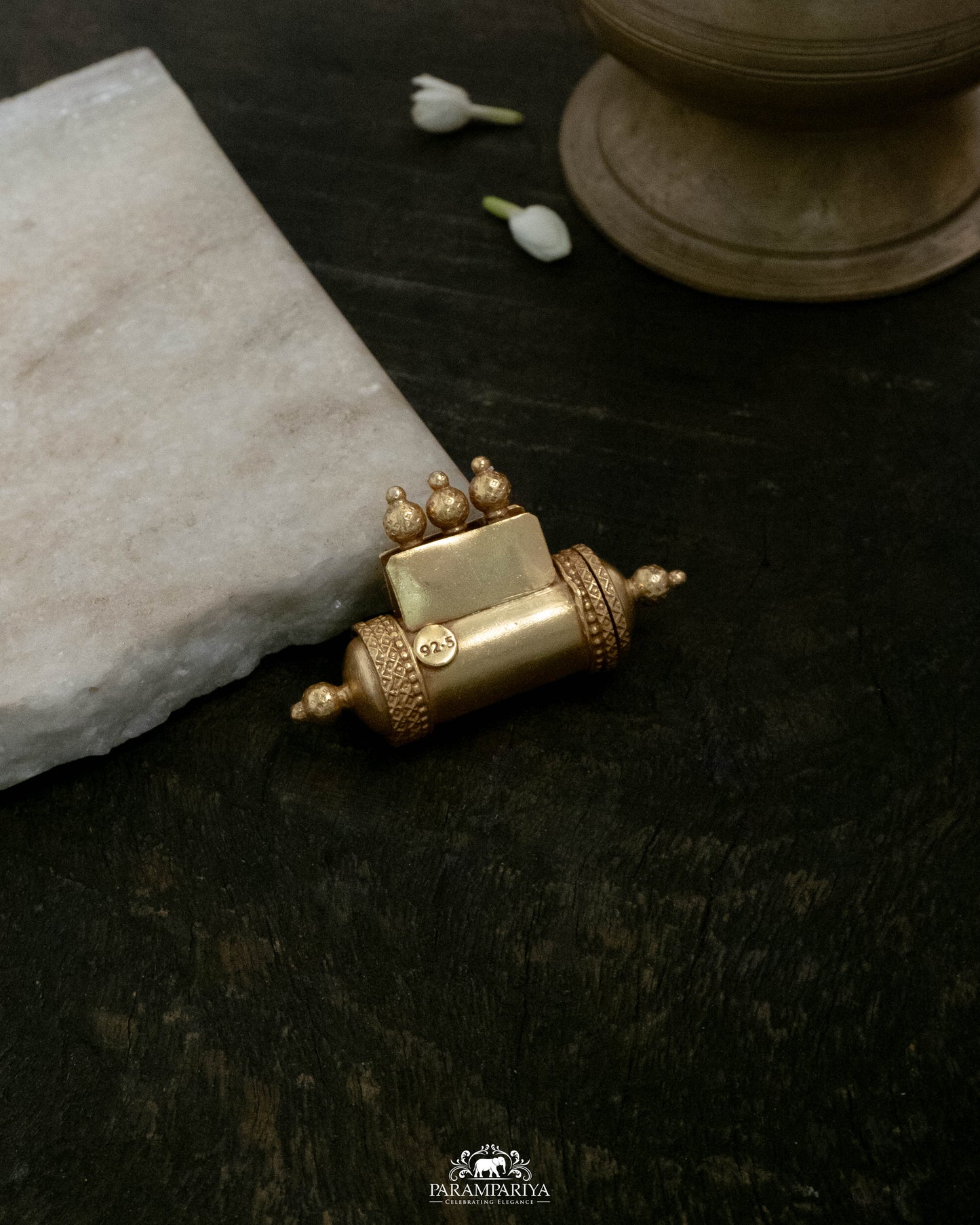 Parnika Pendant