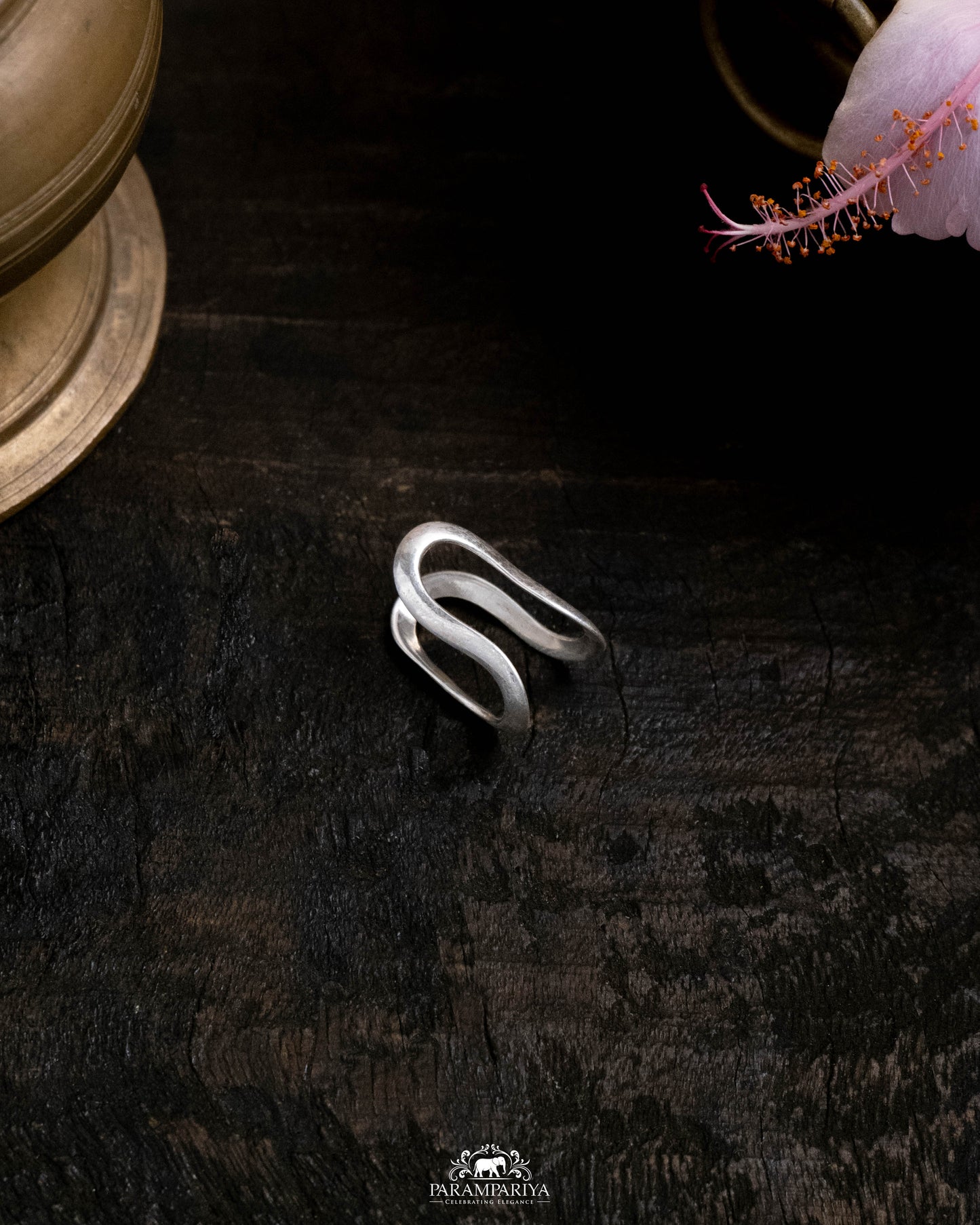 Mahika  Finger Ring