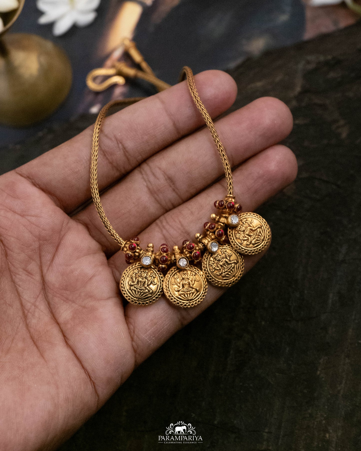 Vedhavalli Necklace (Reversible)