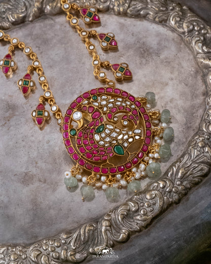 Idhazhya Necklace