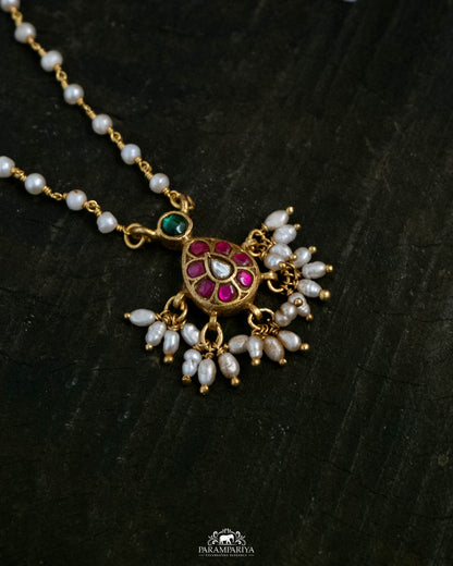 Thulir Necklace