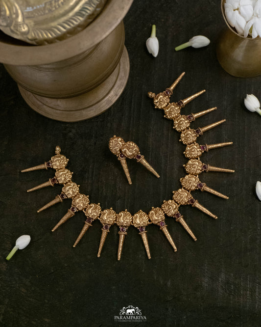 Varnam Necklace Set