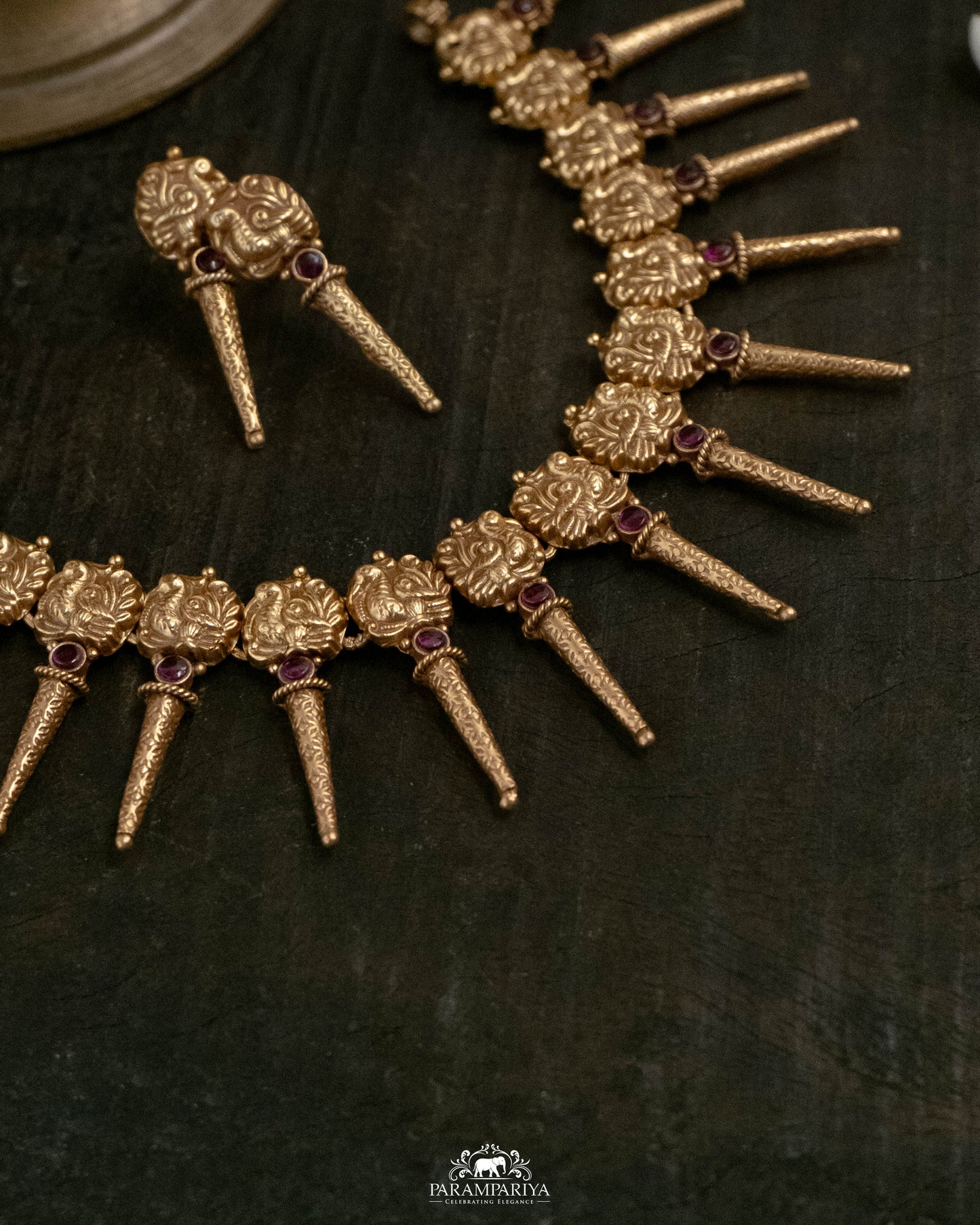 Varnam Necklace Set