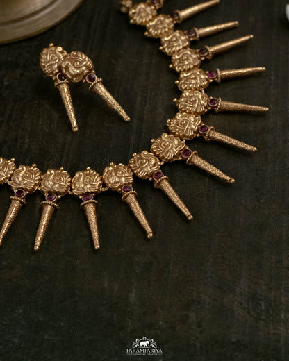 Varnam Necklace Set