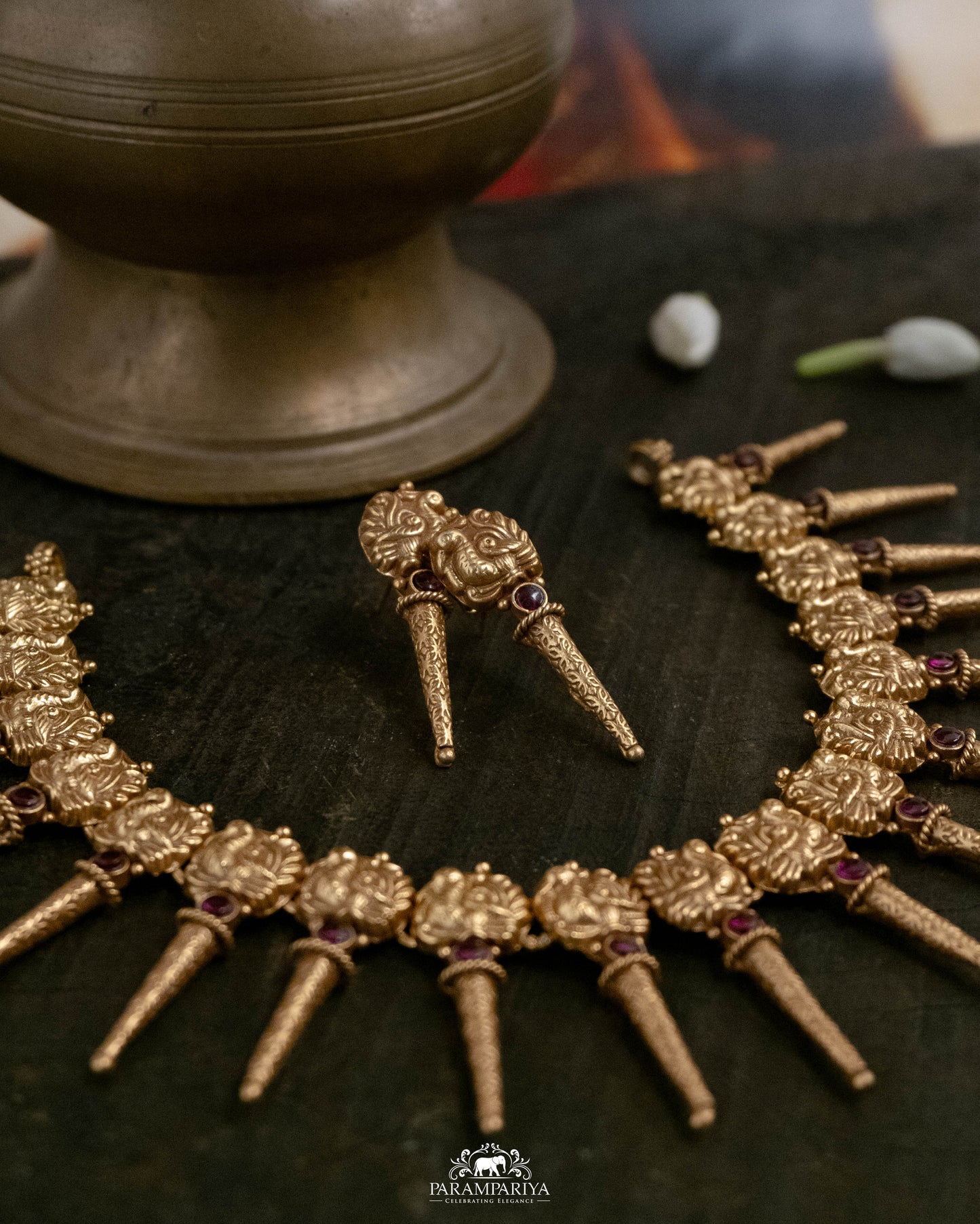 Varnam Necklace Set