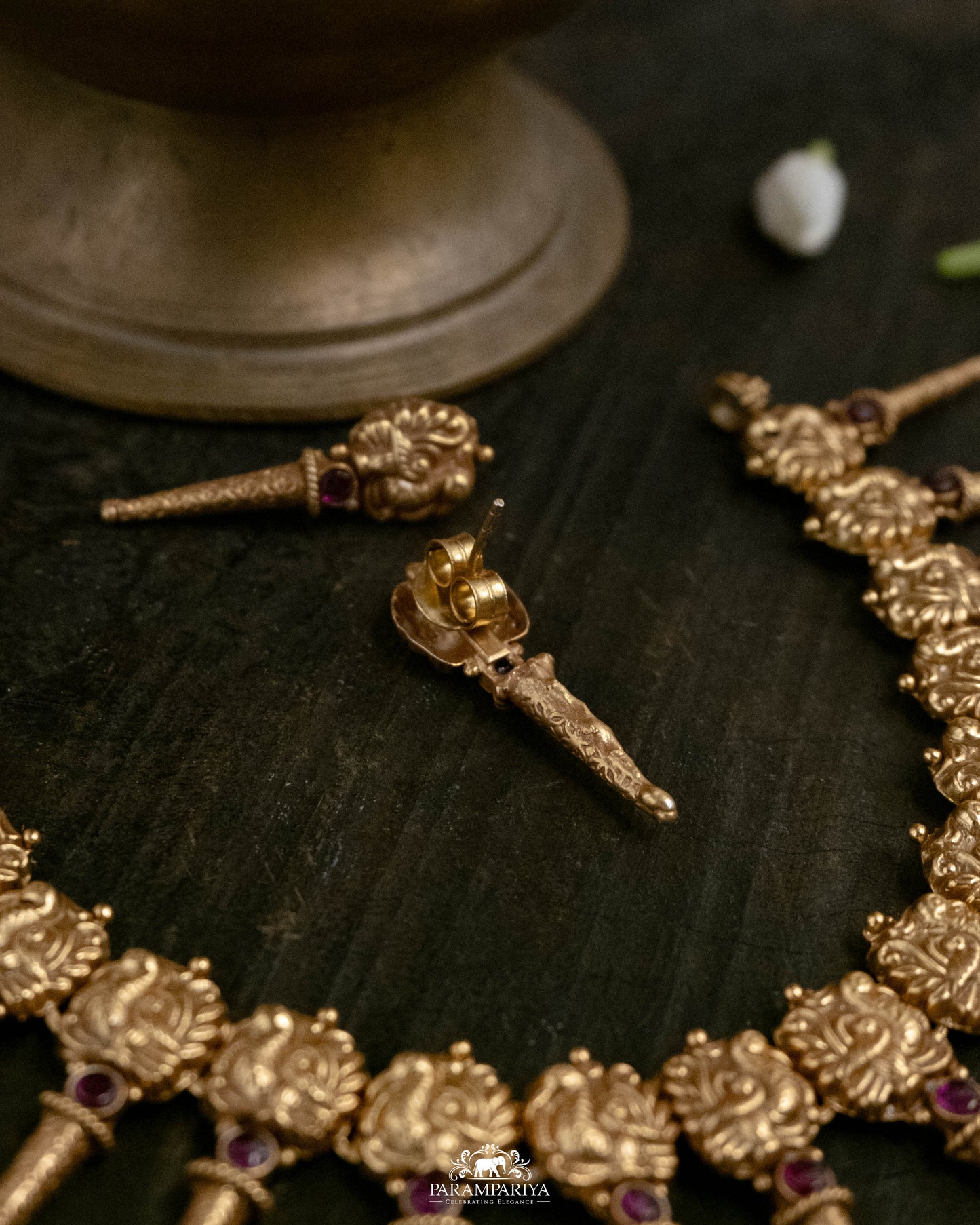 Varnam Necklace Set