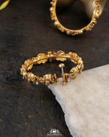 Vaishnavi Bangle (Single)