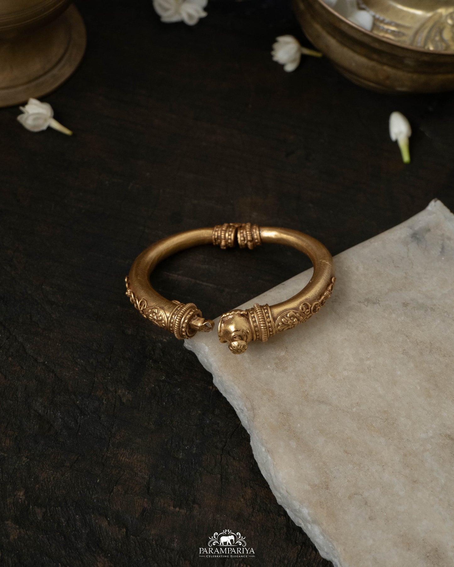 Charu Bangle (Single)