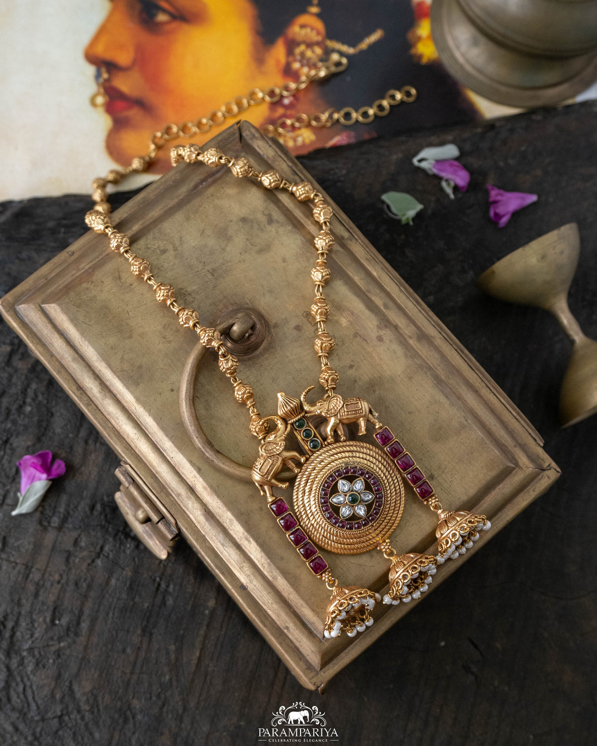 Gaja Necklace