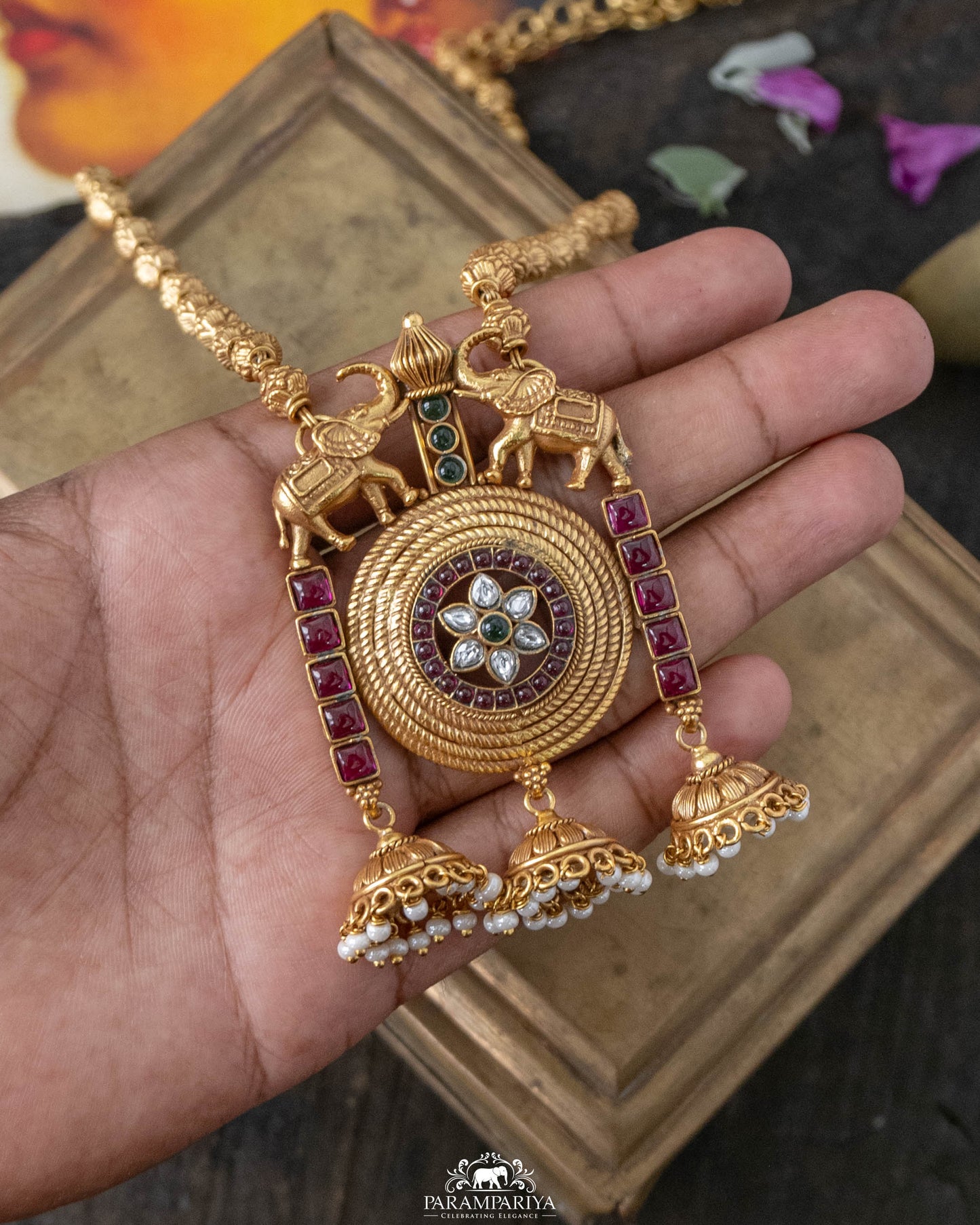 Gaja Necklace