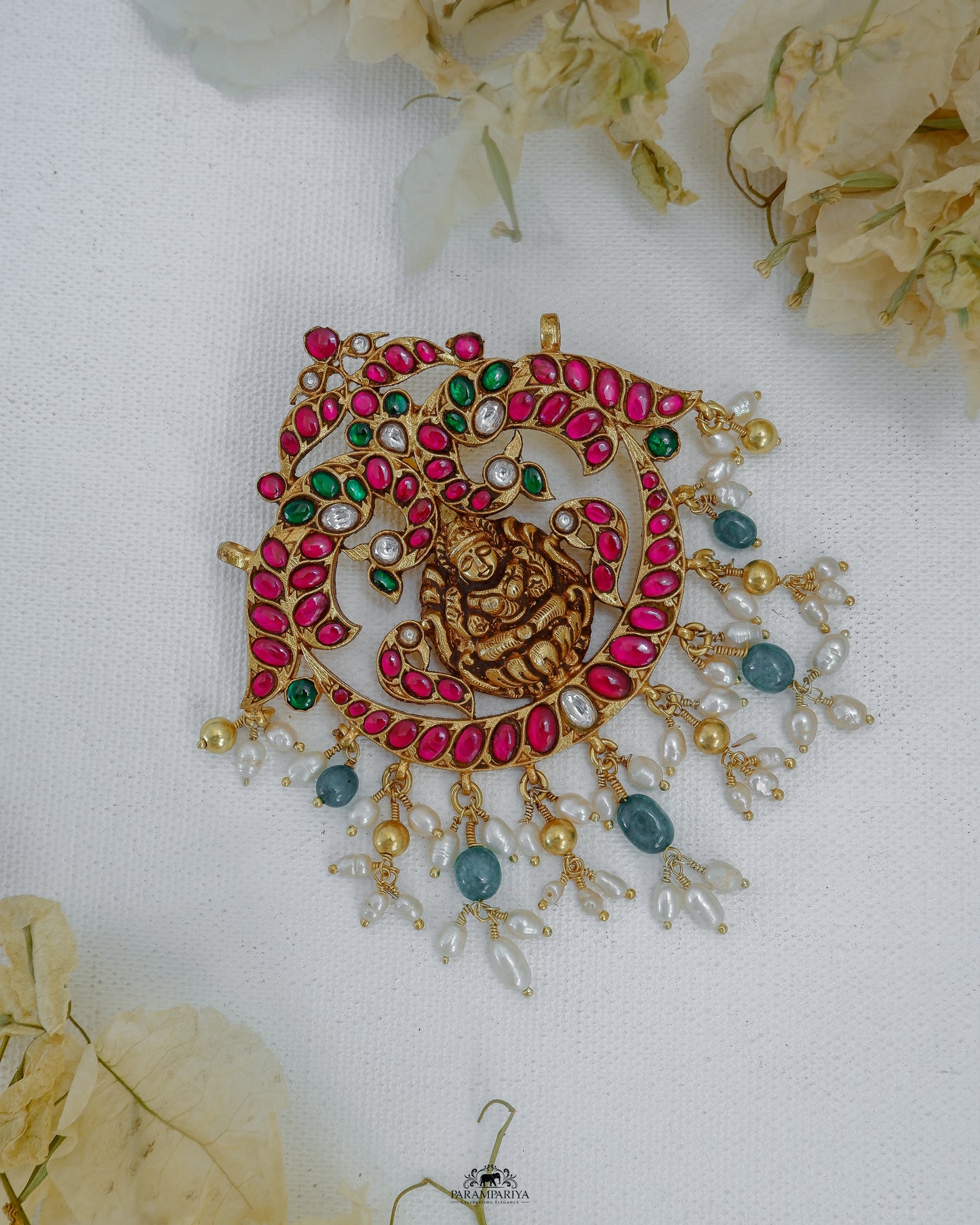 Laksh Pendant