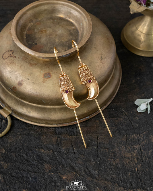 Edge &amp; Elegance!!
Introducing our Needle Earcuffs featuring bold statement motifs crafted in pure silver with a rich gold micron-plated finish - a striking blend of traditional artistry and contemporary elegance.