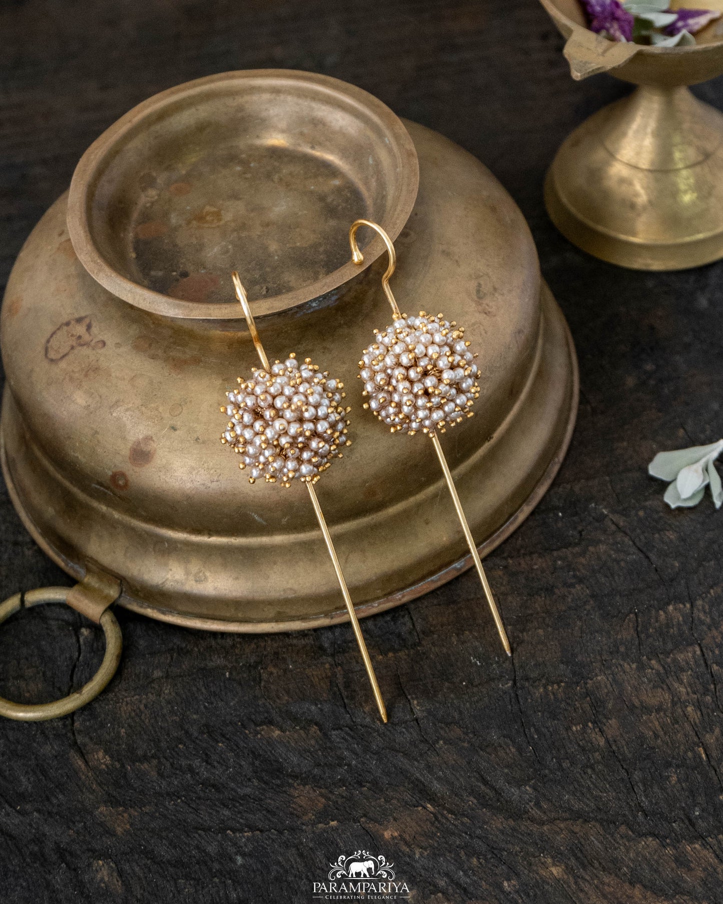 Edge &amp; Elegance!!
Introducing our Needle Earcuffs featuring bold statement motifs crafted in pure silver with a rich gold micron-plated finish - a striking blend of traditional artistry and contemporary elegance.