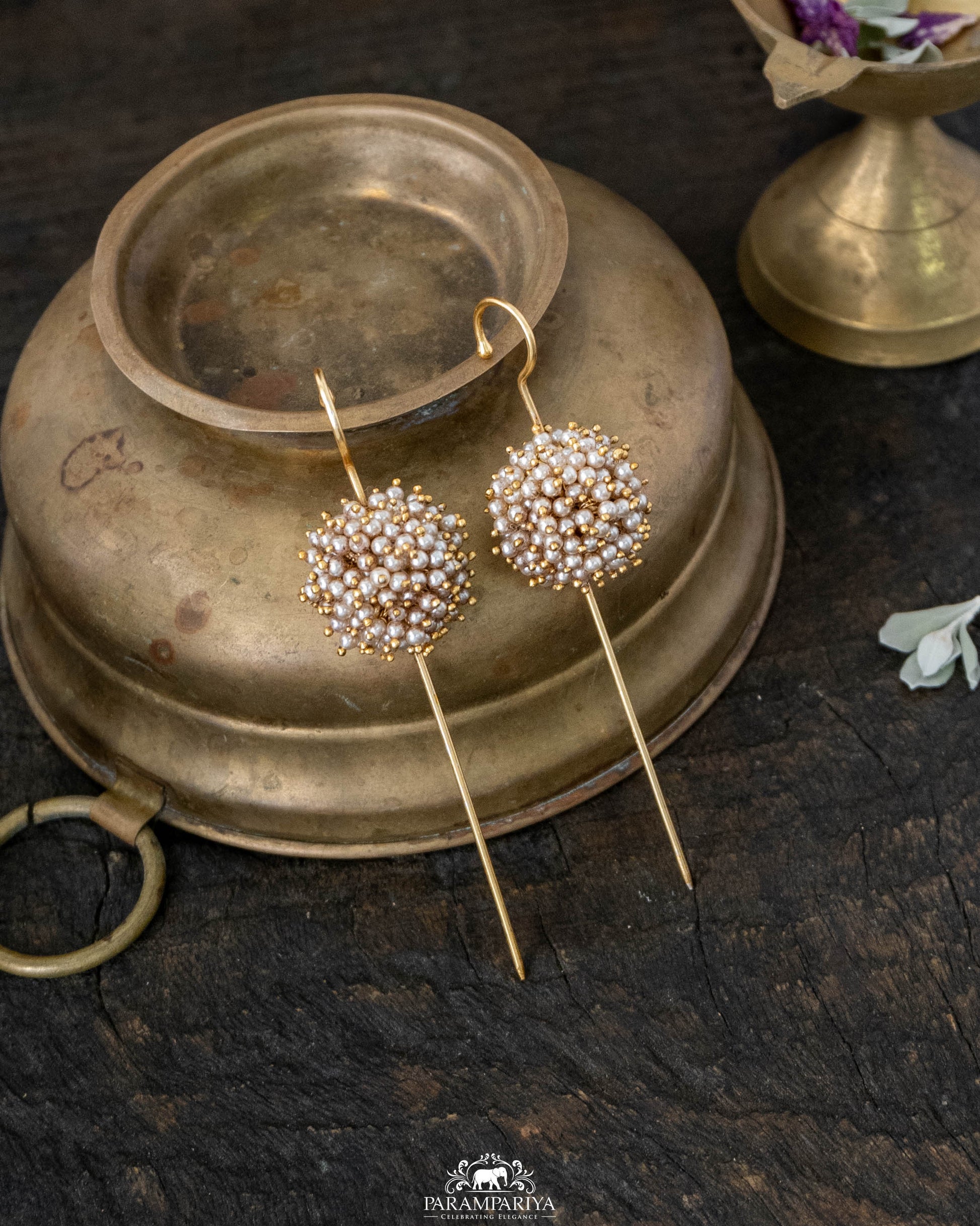 Edge &amp; Elegance!!
Introducing our Needle Earcuffs featuring bold statement motifs crafted in pure silver with a rich gold micron-plated finish - a striking blend of traditional artistry and contemporary elegance.