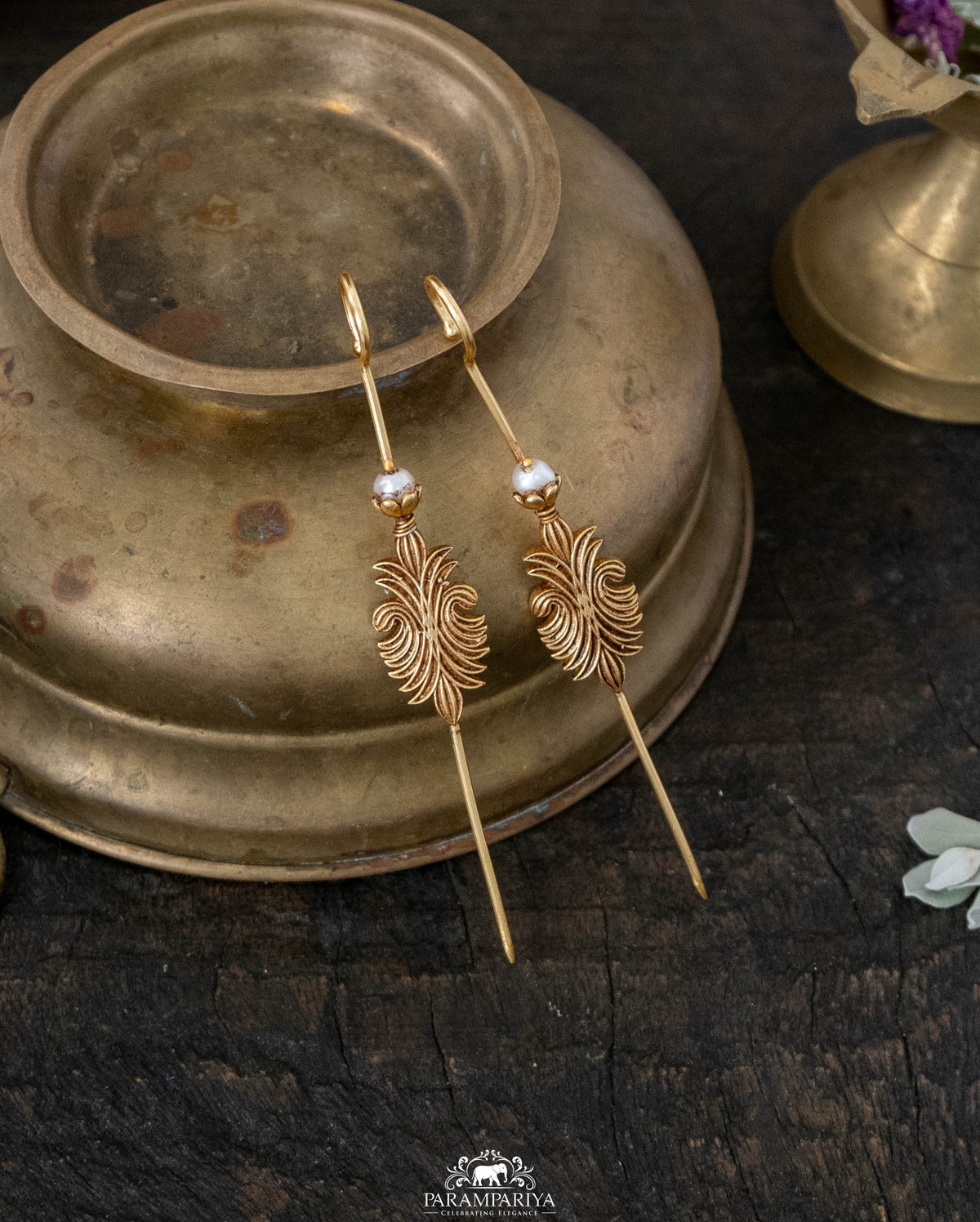 Edge &amp; Elegance!!
Introducing our Needle Earcuffs featuring bold statement motifs crafted in pure silver with a rich gold micron-plated finish - a striking blend of traditional artistry and contemporary elegance.