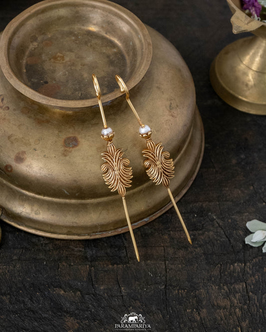 Edge &amp; Elegance!!
Introducing our Needle Earcuffs featuring bold statement motifs crafted in pure silver with a rich gold micron-plated finish - a striking blend of traditional artistry and contemporary elegance.