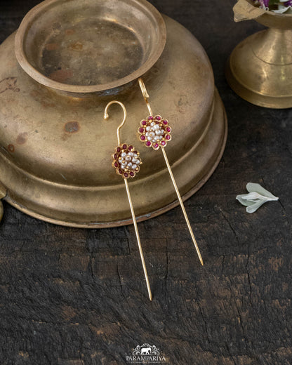 Edge &amp; Elegance!!
Introducing our Needle Earcuffs featuring bold statement motifs crafted in pure silver with a rich gold micron-plated finish - a striking blend of traditional artistry and contemporary elegance.