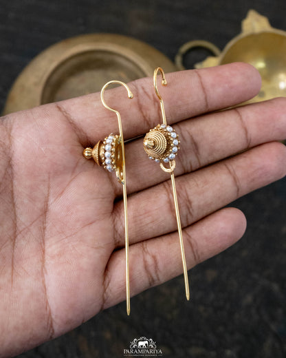 Edge &amp; Elegance!!
Introducing our Needle Earcuffs featuring bold statement motifs crafted in pure silver with a rich gold micron-plated finish - a striking blend of traditional artistry and contemporary elegance.