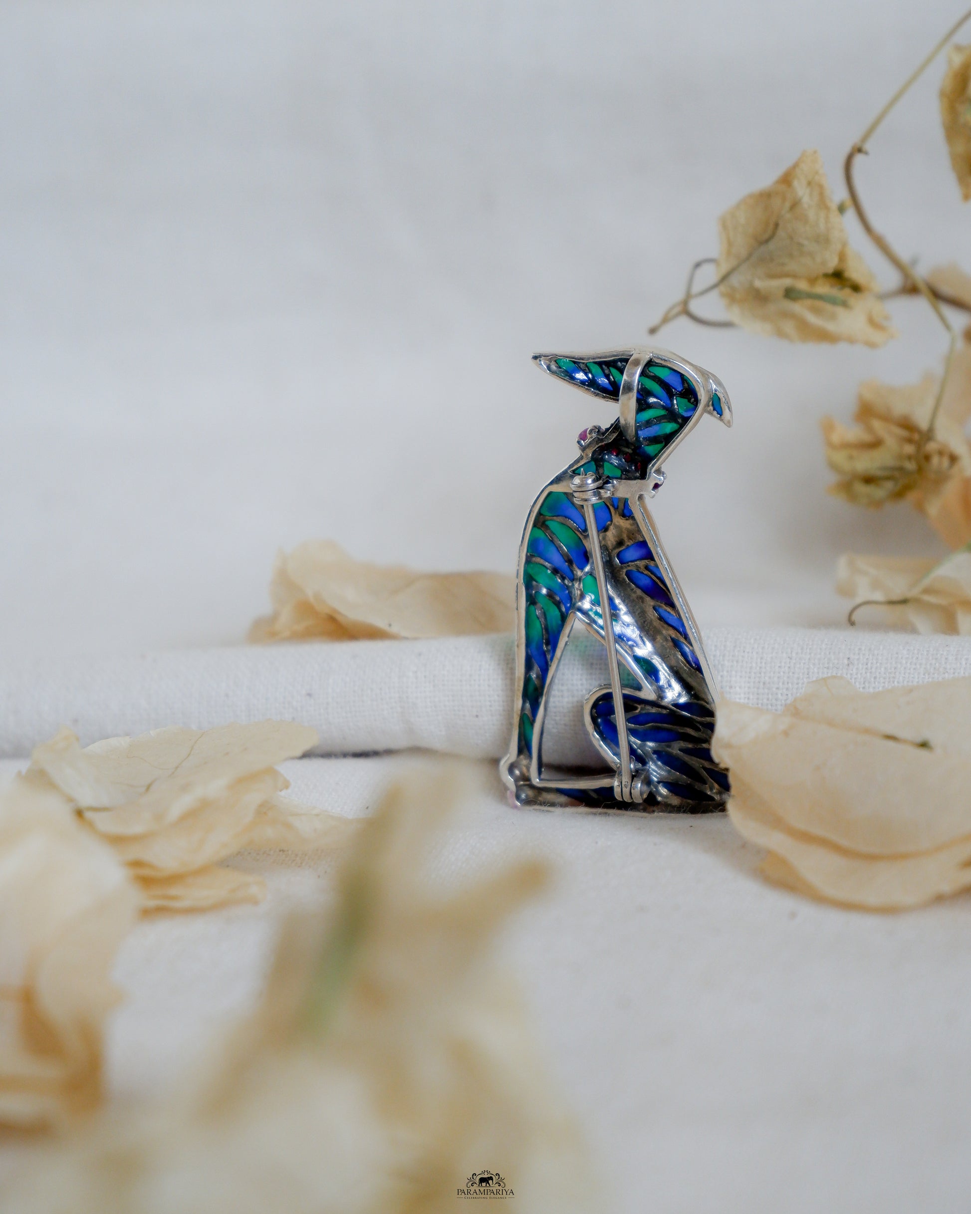 Brooch Bliss!!
Add a dash of cuteness to your outfit with this adorable pure silver brooches!!!
