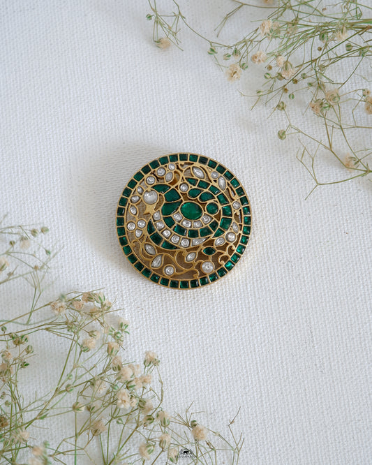 Peacock Pendant!!

this pure silver kundan pendant.