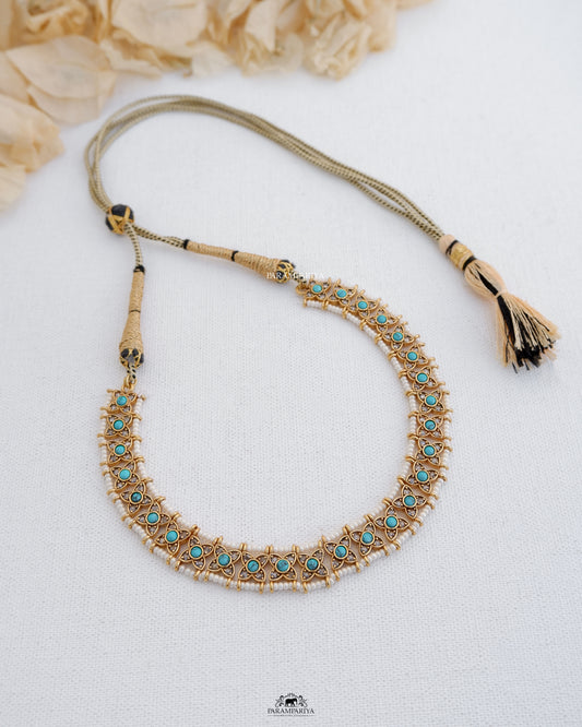 Minimal Hues!!

This 92.5 pure silver micron gold plated minimal necklaces.