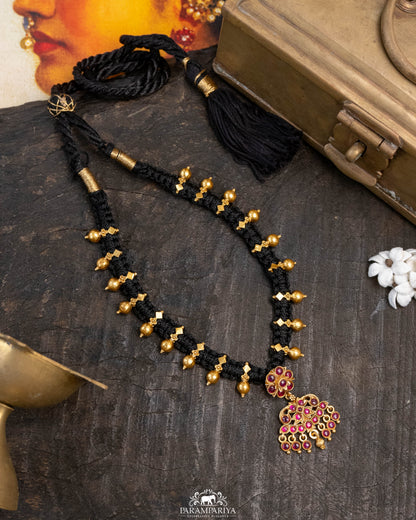 Venmathi Necklace