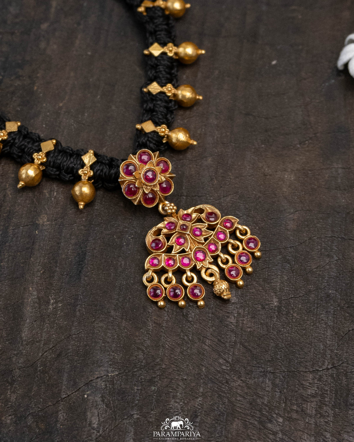 Venmathi Necklace