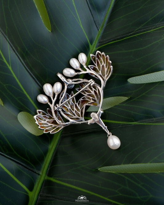 Akai Brooch