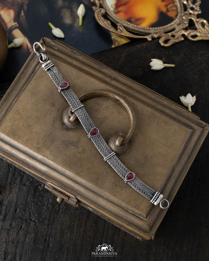 Pravara Bracelet (Single)