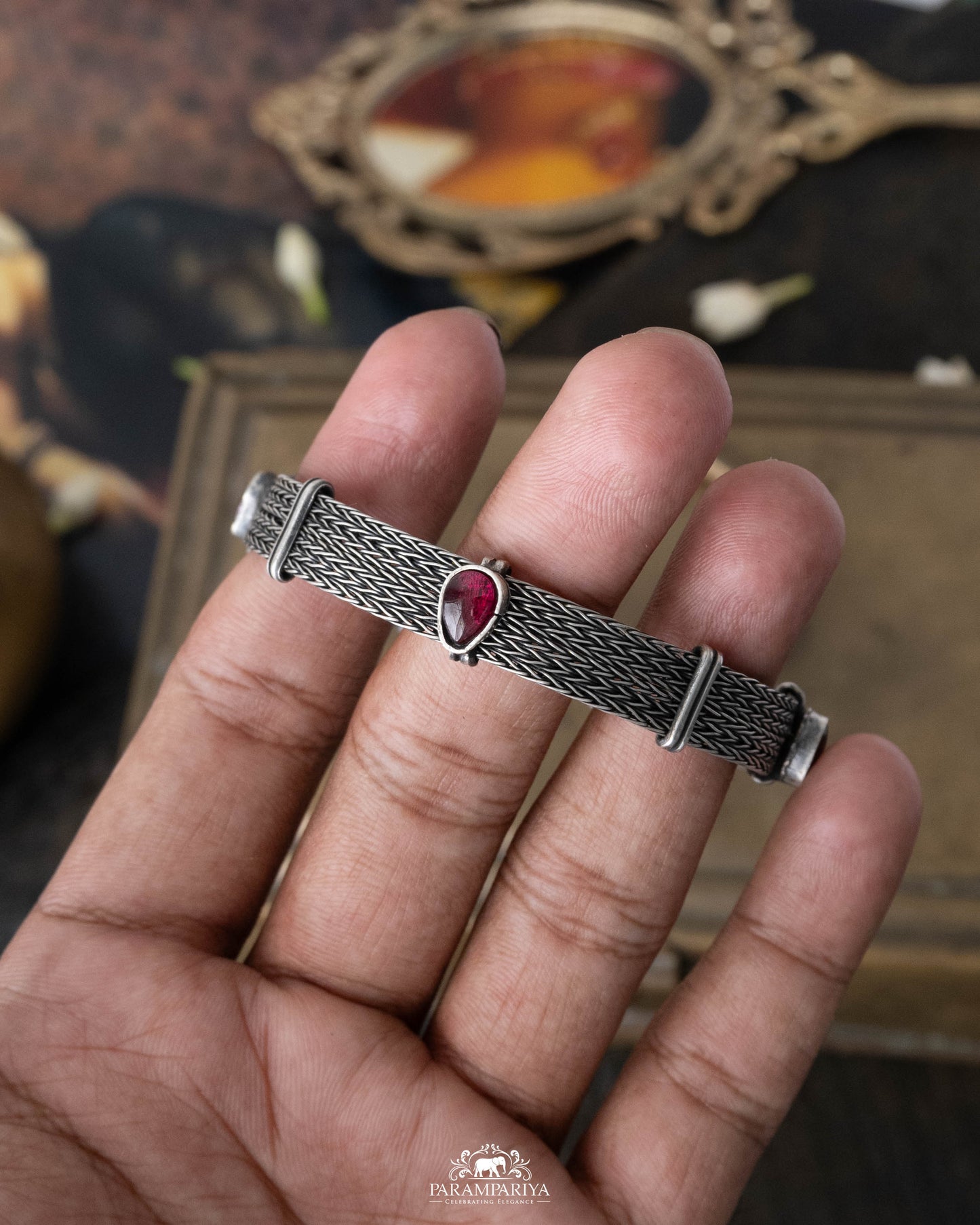 Pravara Bracelet (Single)