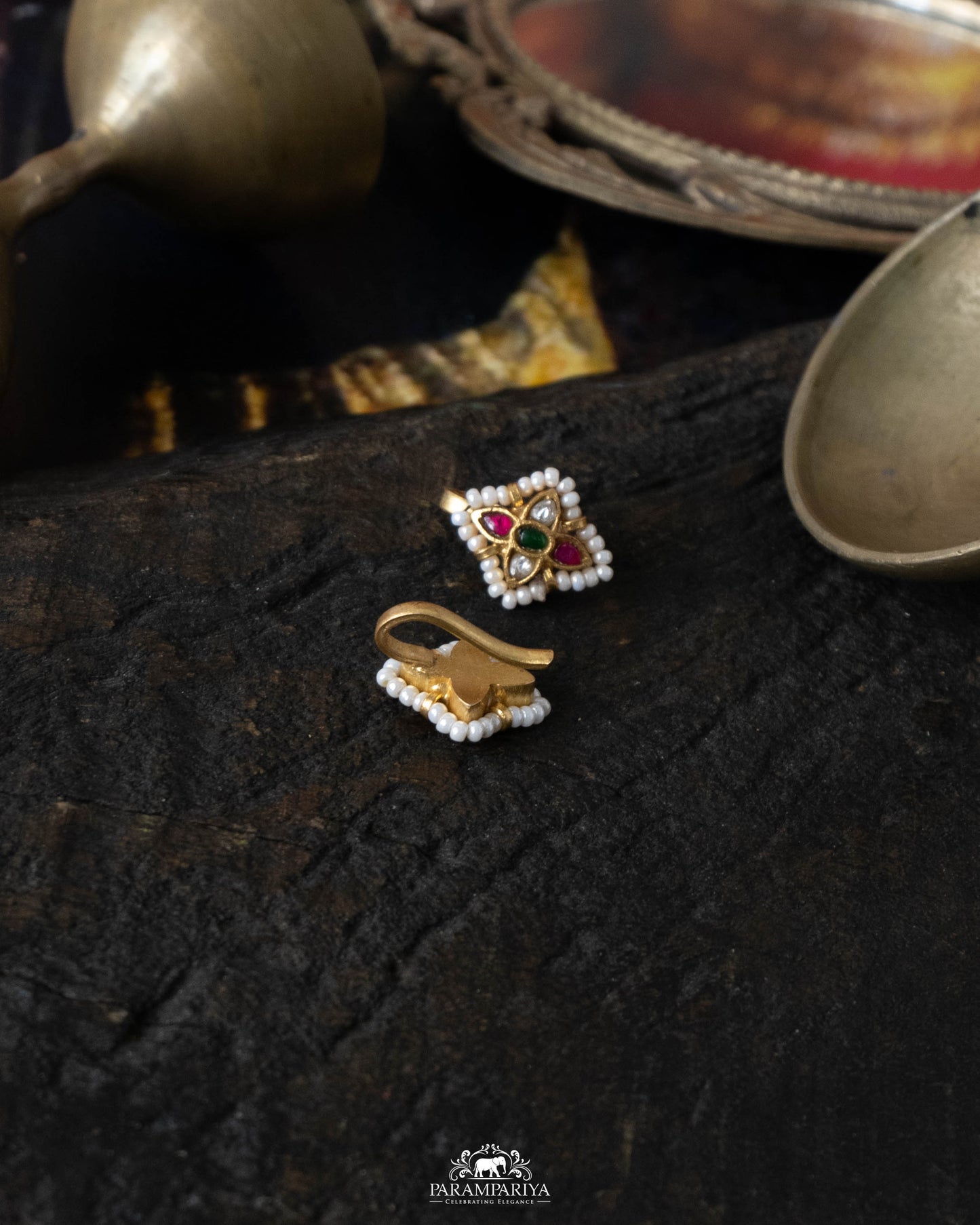 Viyona Earrings