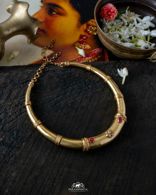 Apriya Necklace