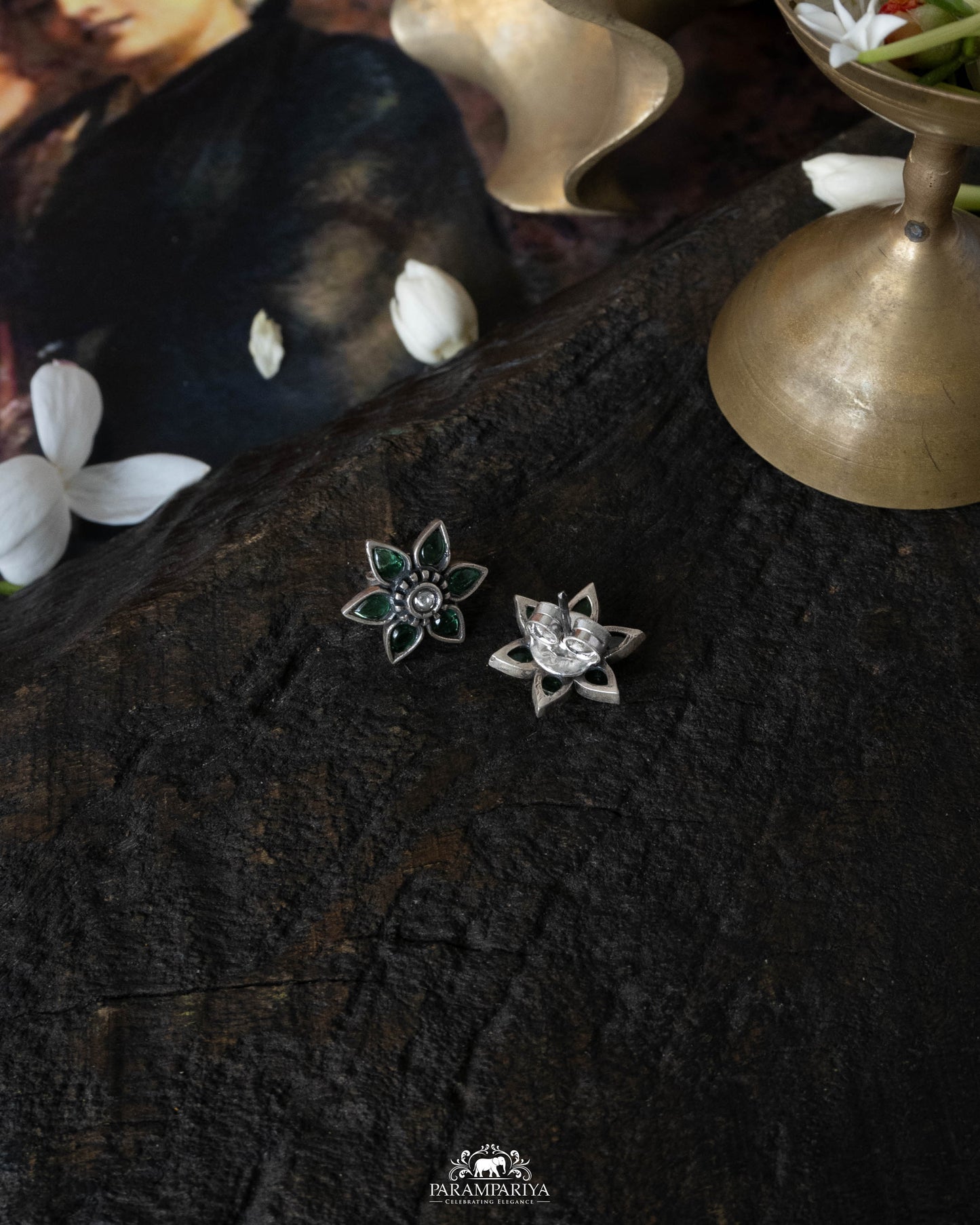 Anvi Earrings