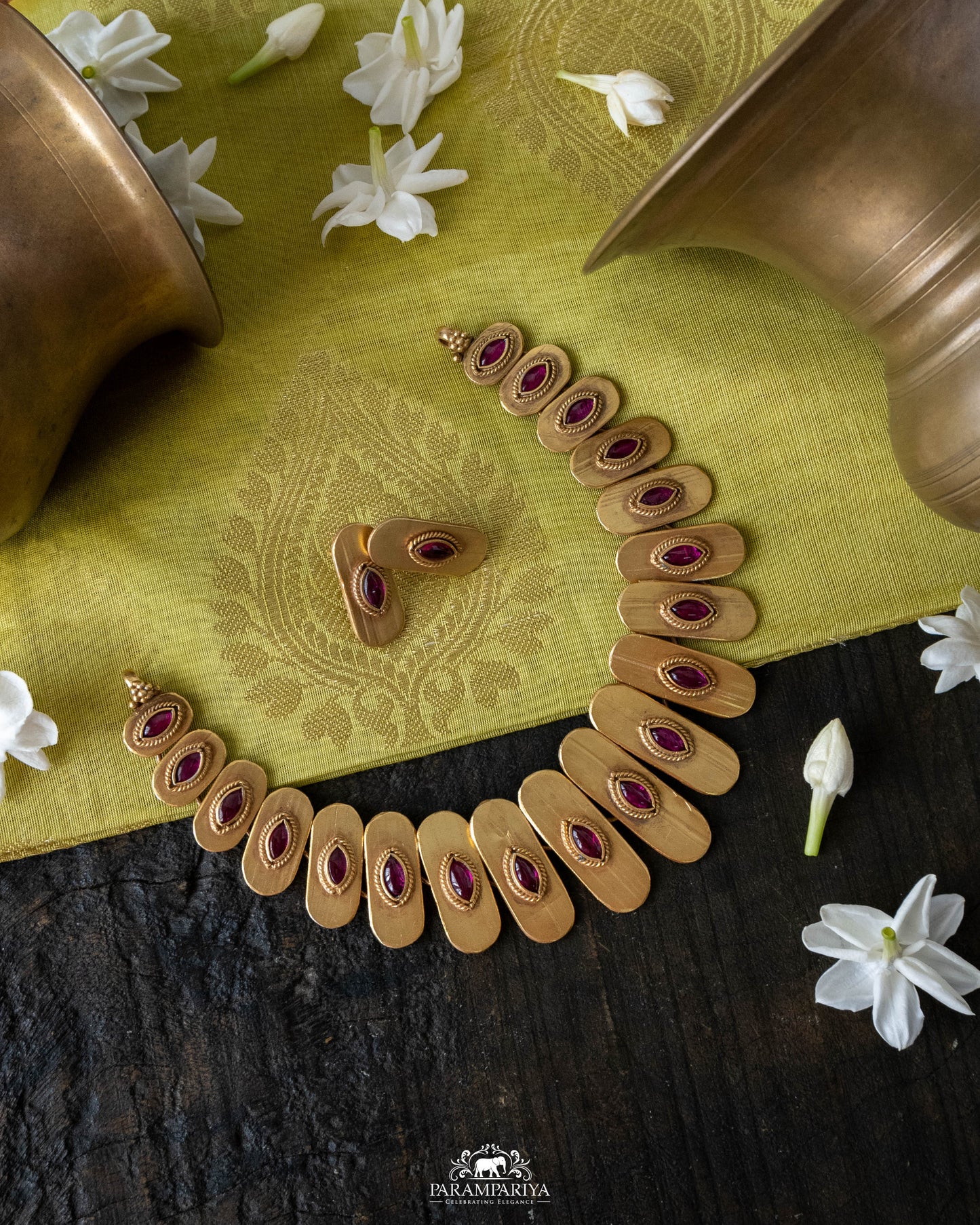 Divyam Necklace Set