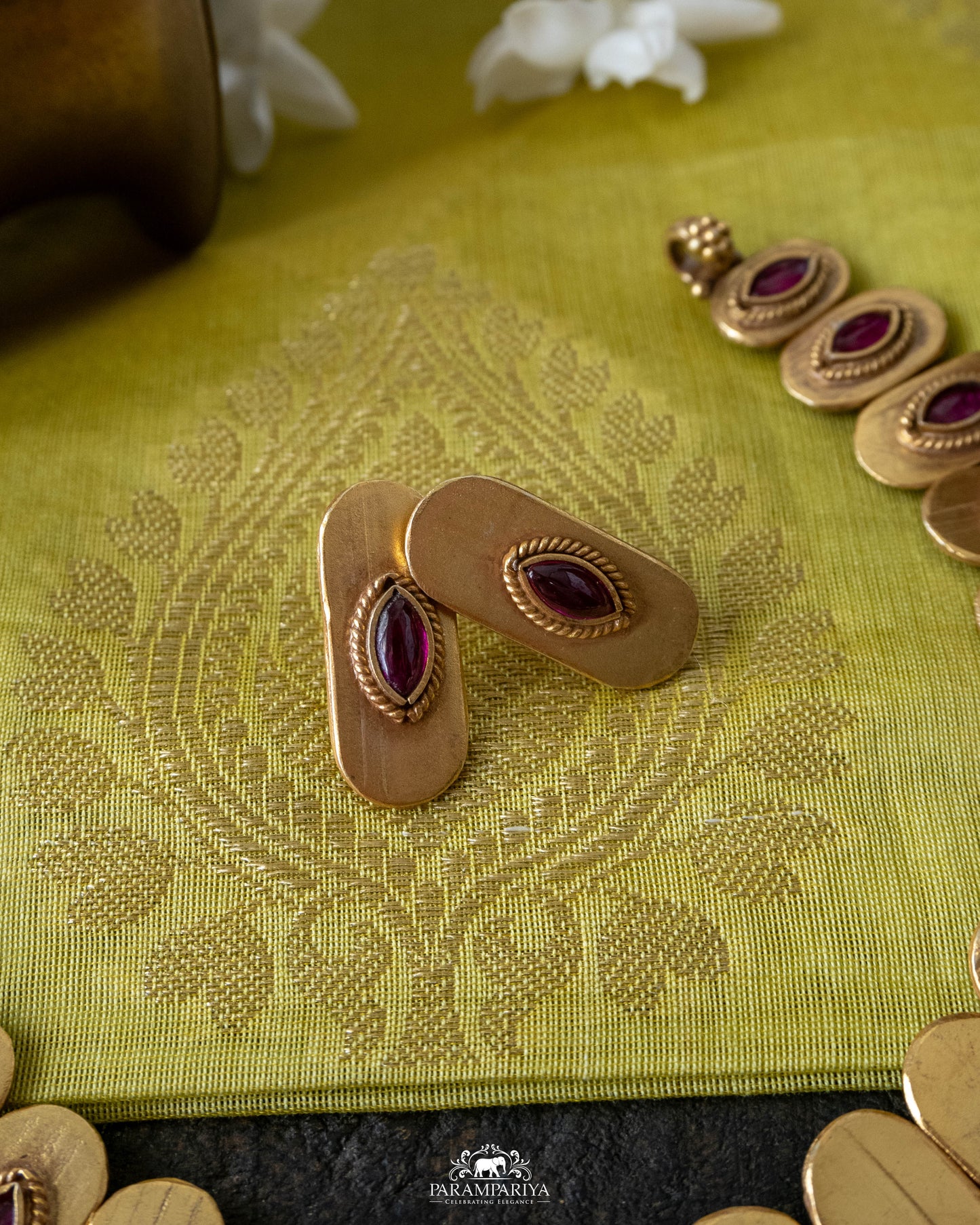 Divyam Necklace Set