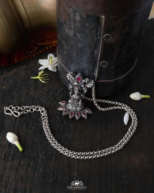 Saisha Necklace