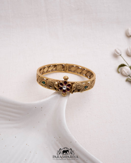 Manav Bangle (Single)