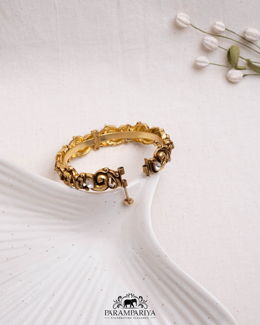 Sinu Bangle (Single)